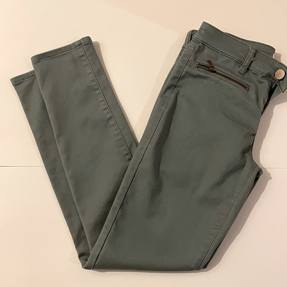 Green pants - Picture 2 of 2